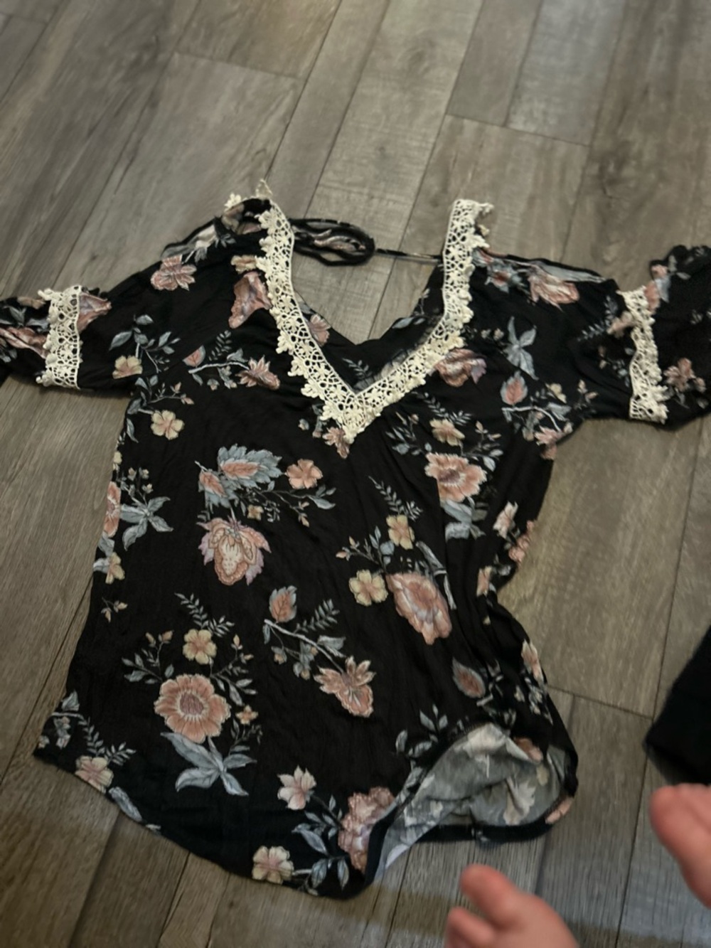 Women’s Black Floral V-Neck Lace Trim Top